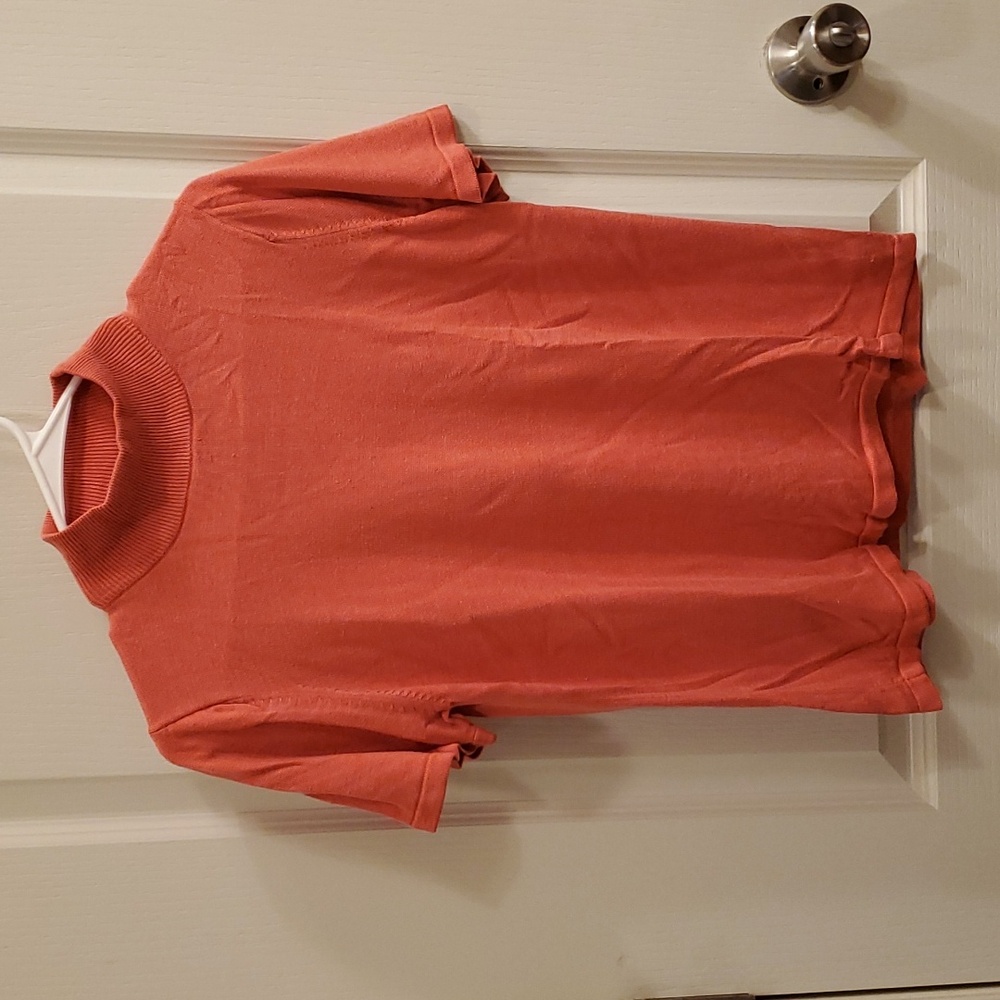 Valerie Steven's top